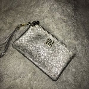 Charging wristlet